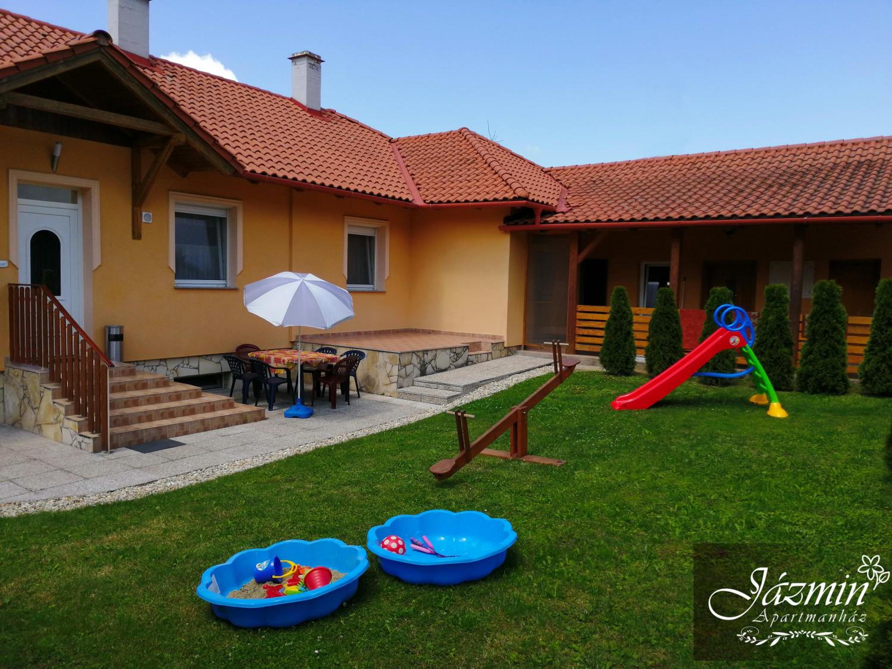 Jázmin Apartmanház