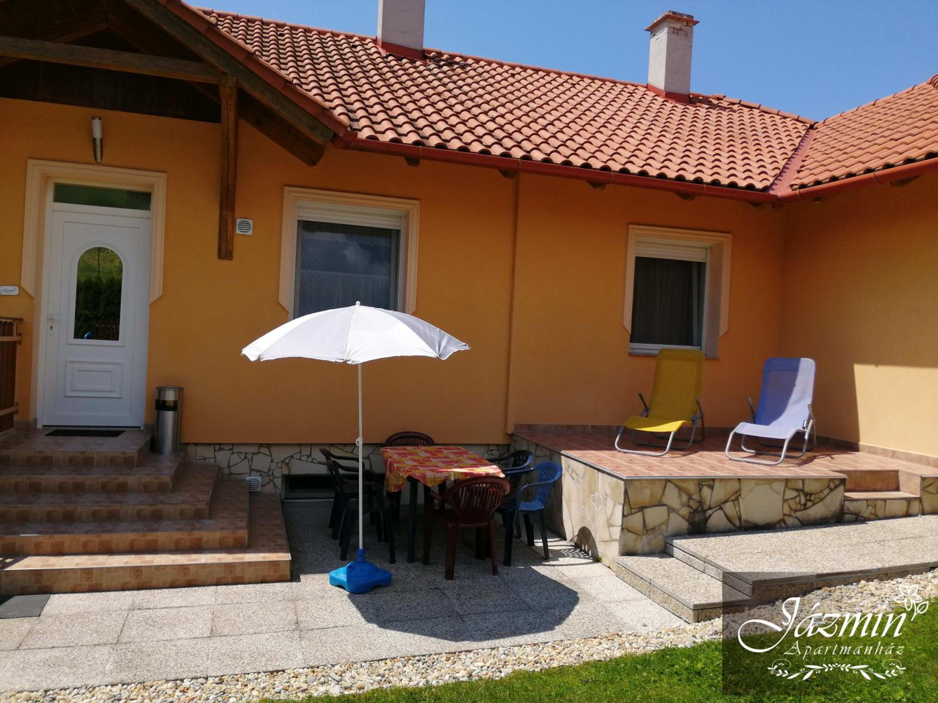 Jázmin Apartmanház