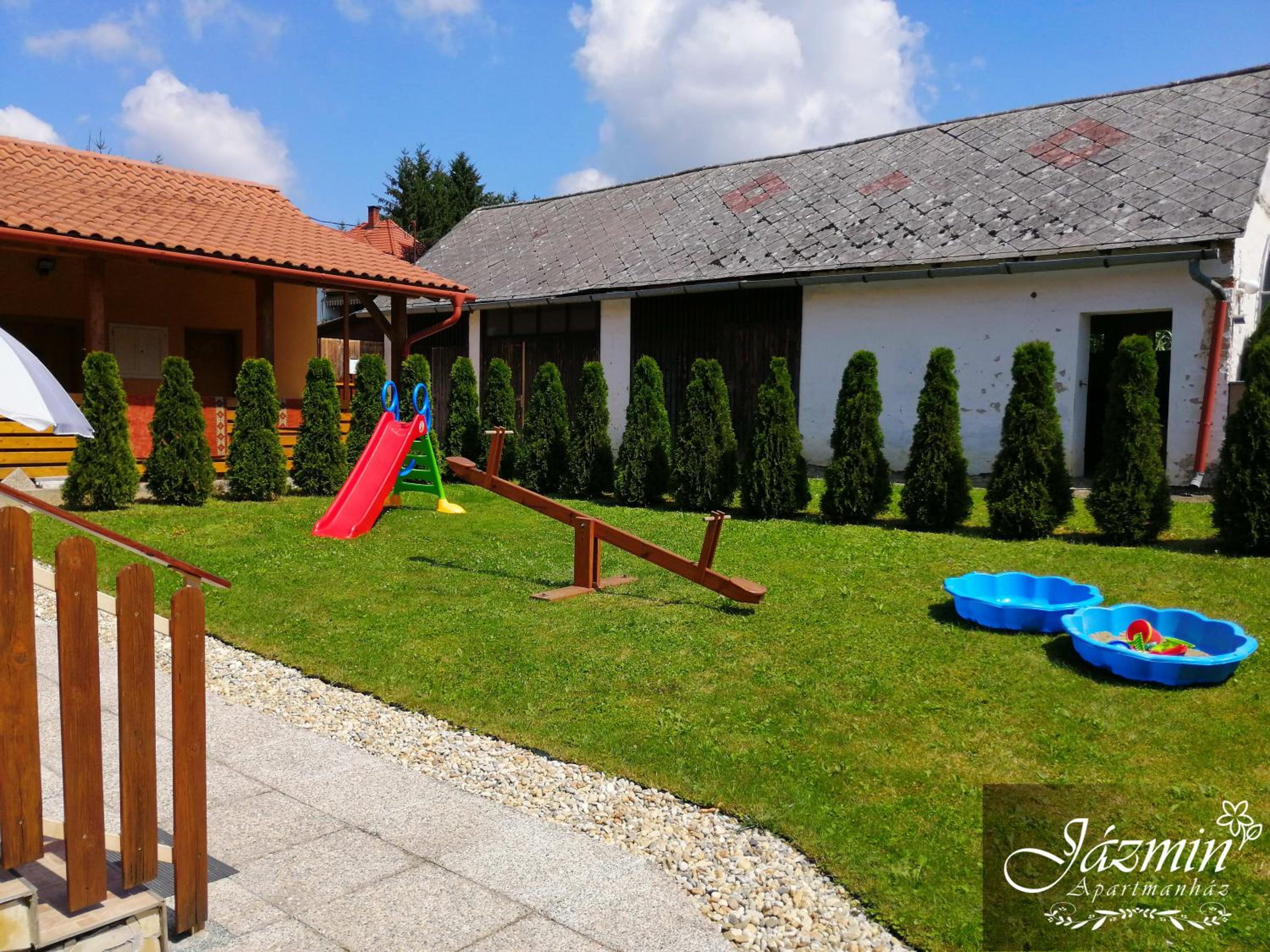 Jázmin Apartmanház