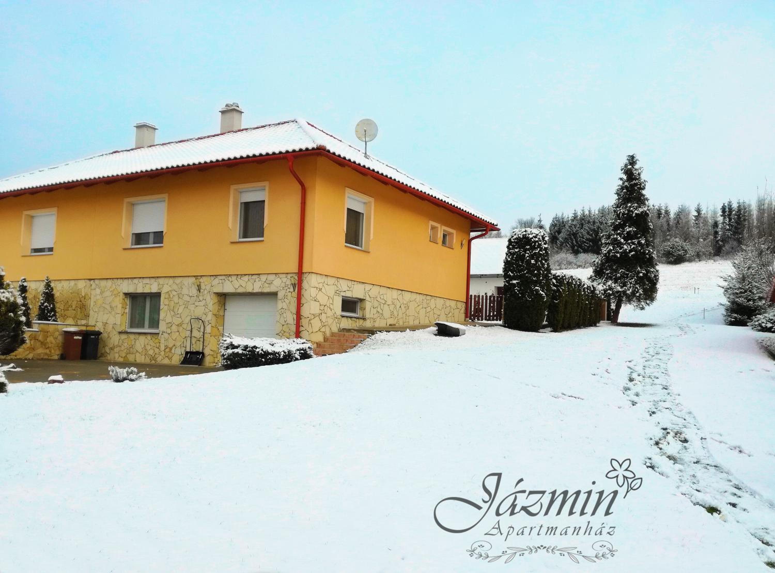 Jázmin Apartmanház