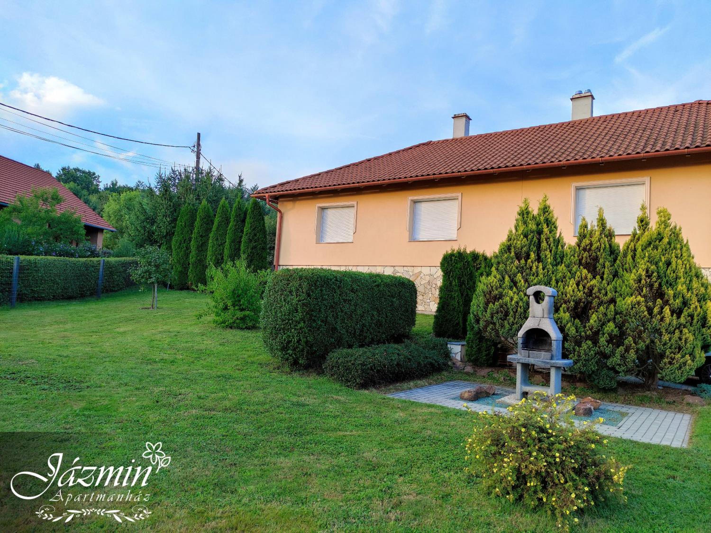 Jázmin Apartmanház