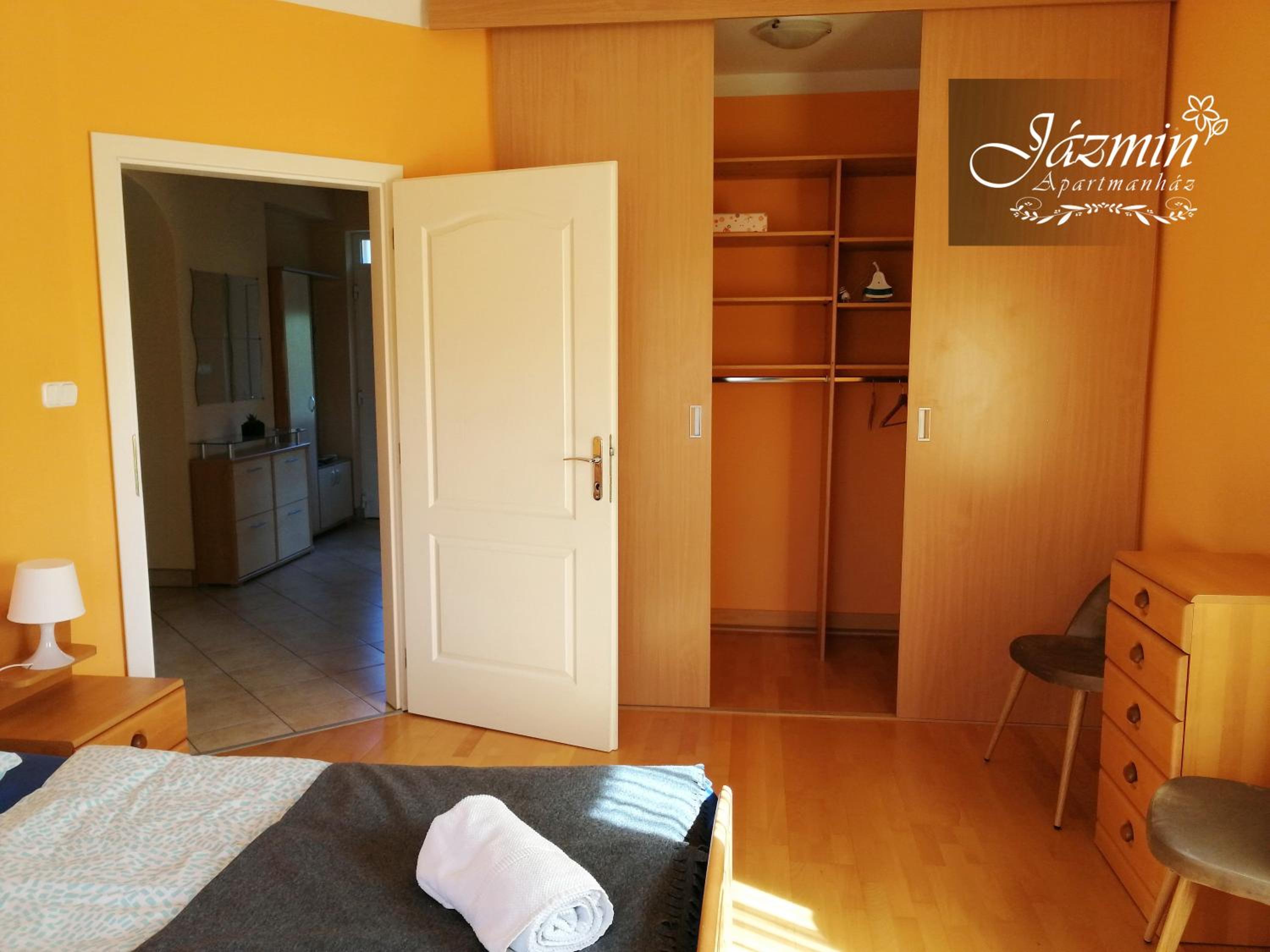 Jázmin Apartmanház