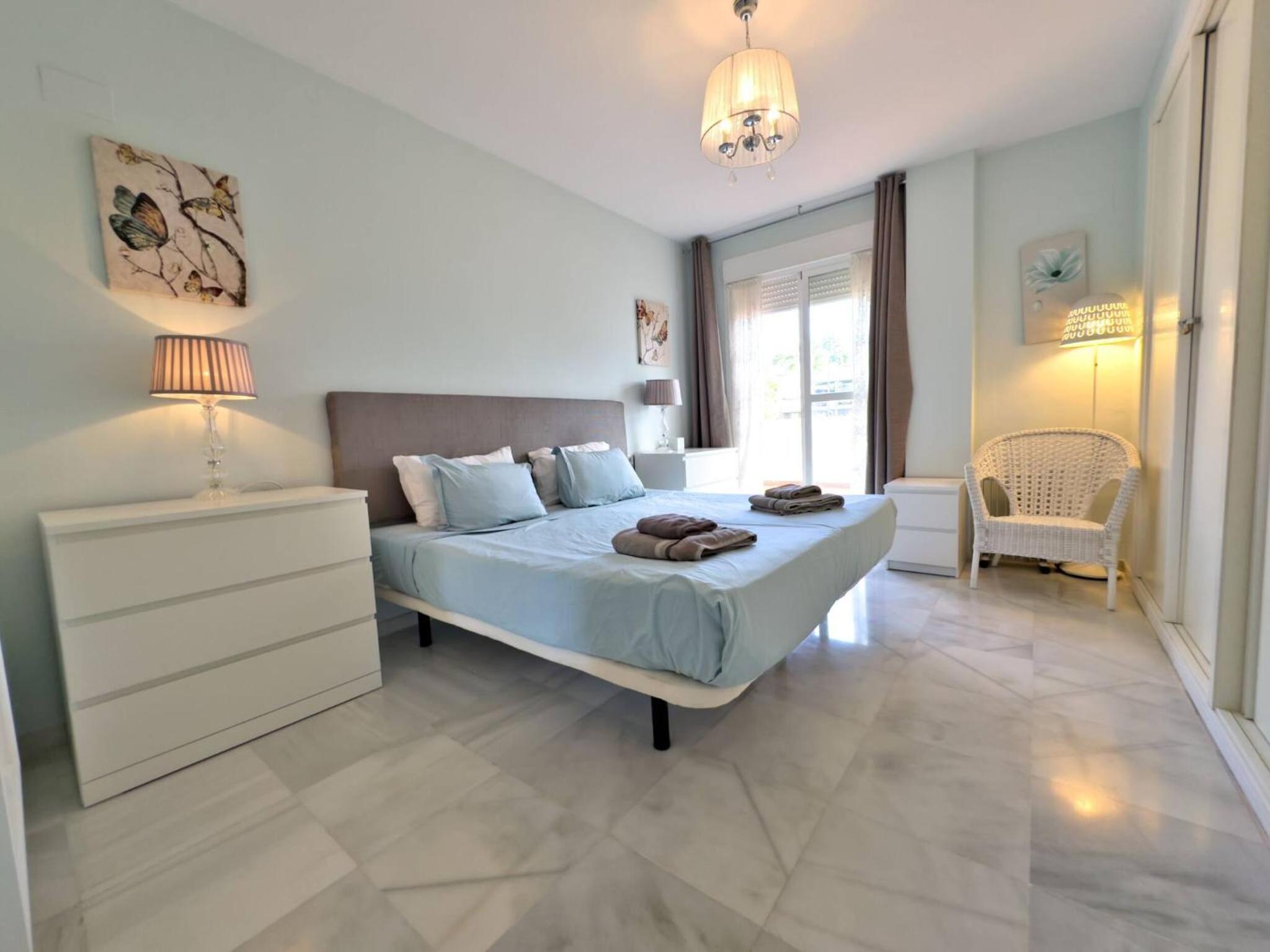 Moderno Apartamento Vacacional cerca de Puerto Banús-Playa