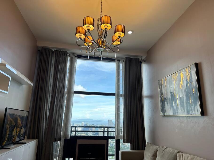 68F 1 Bedroom Penthouse Suite Gramercy Pool Sauna view 2