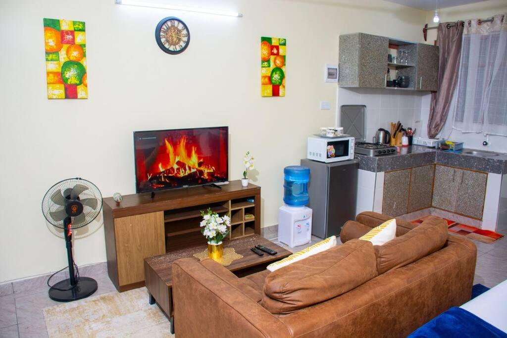 Derosa Studio Fig Tree Apartment view 4
