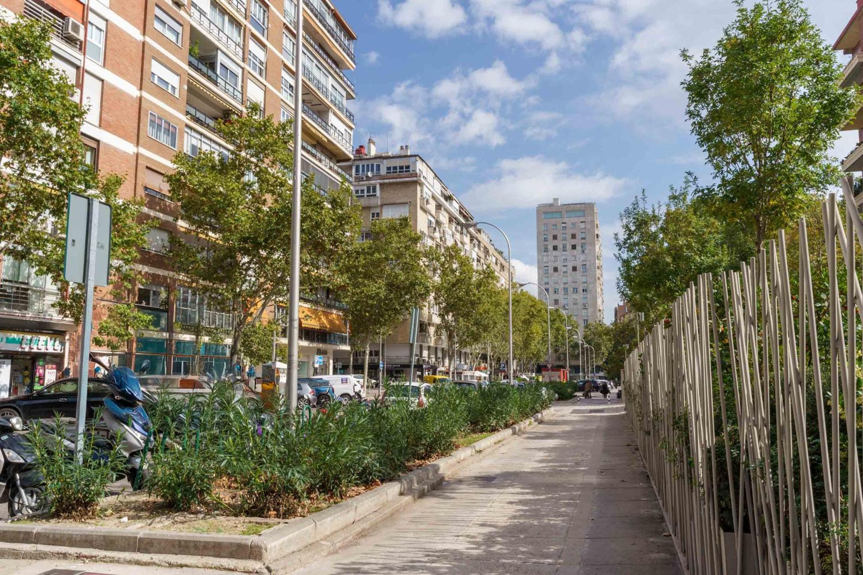 Limehome Madrid Calle de Juan Hurtado de Mendoza