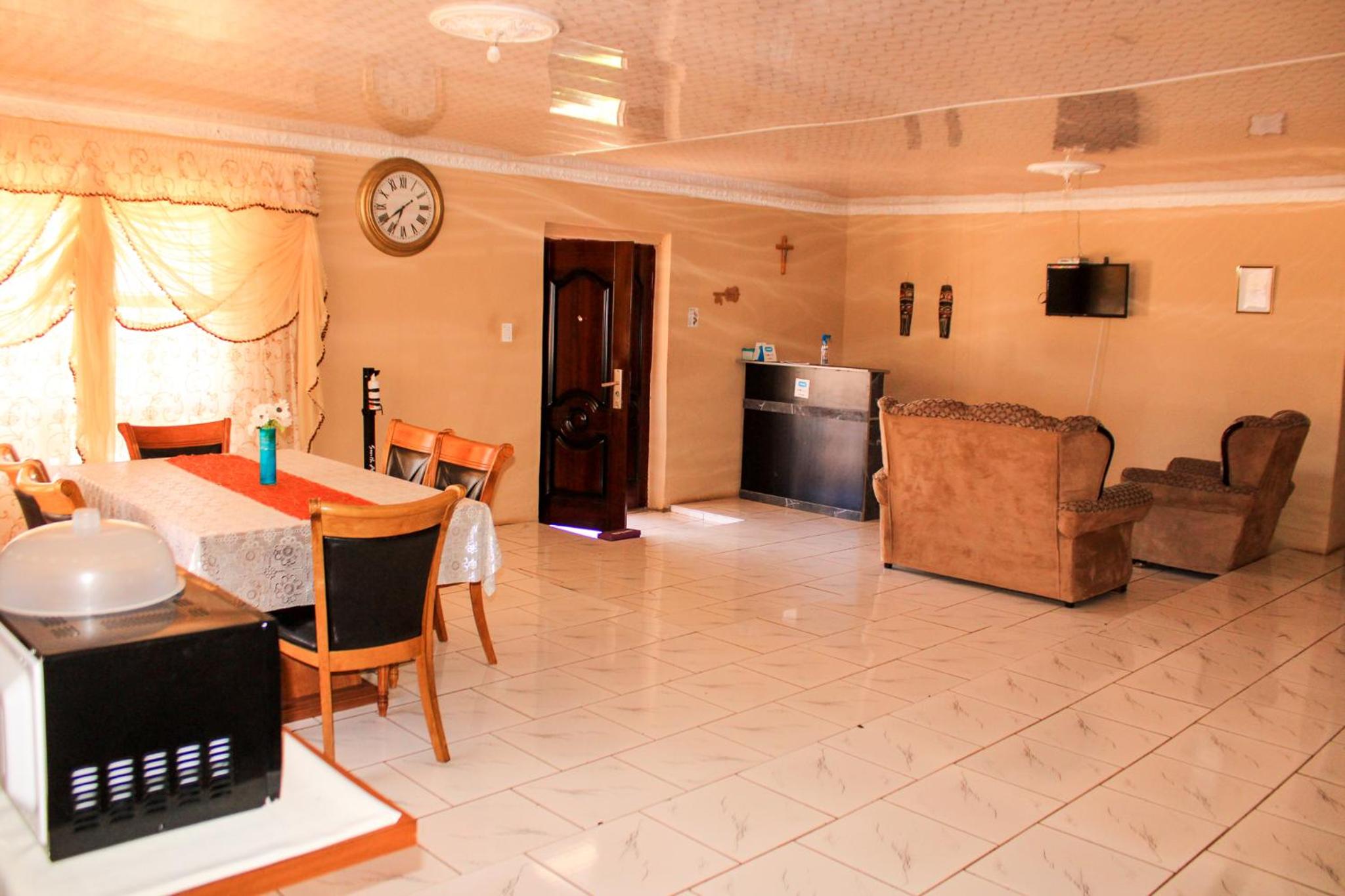 Godmill guesthouse Taung view 2