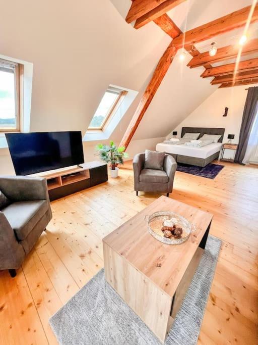 Luxuriöses Bauernhaus mit Garten und Parkplatz
