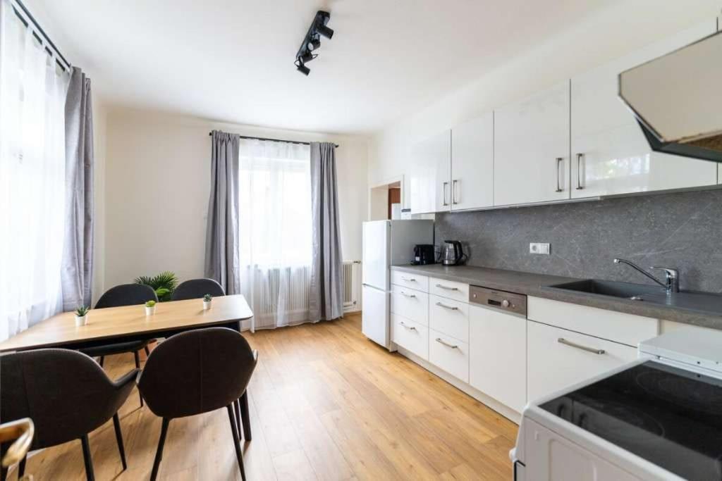 Luxuriöses Bauernhaus mit Garten und Parkplatz