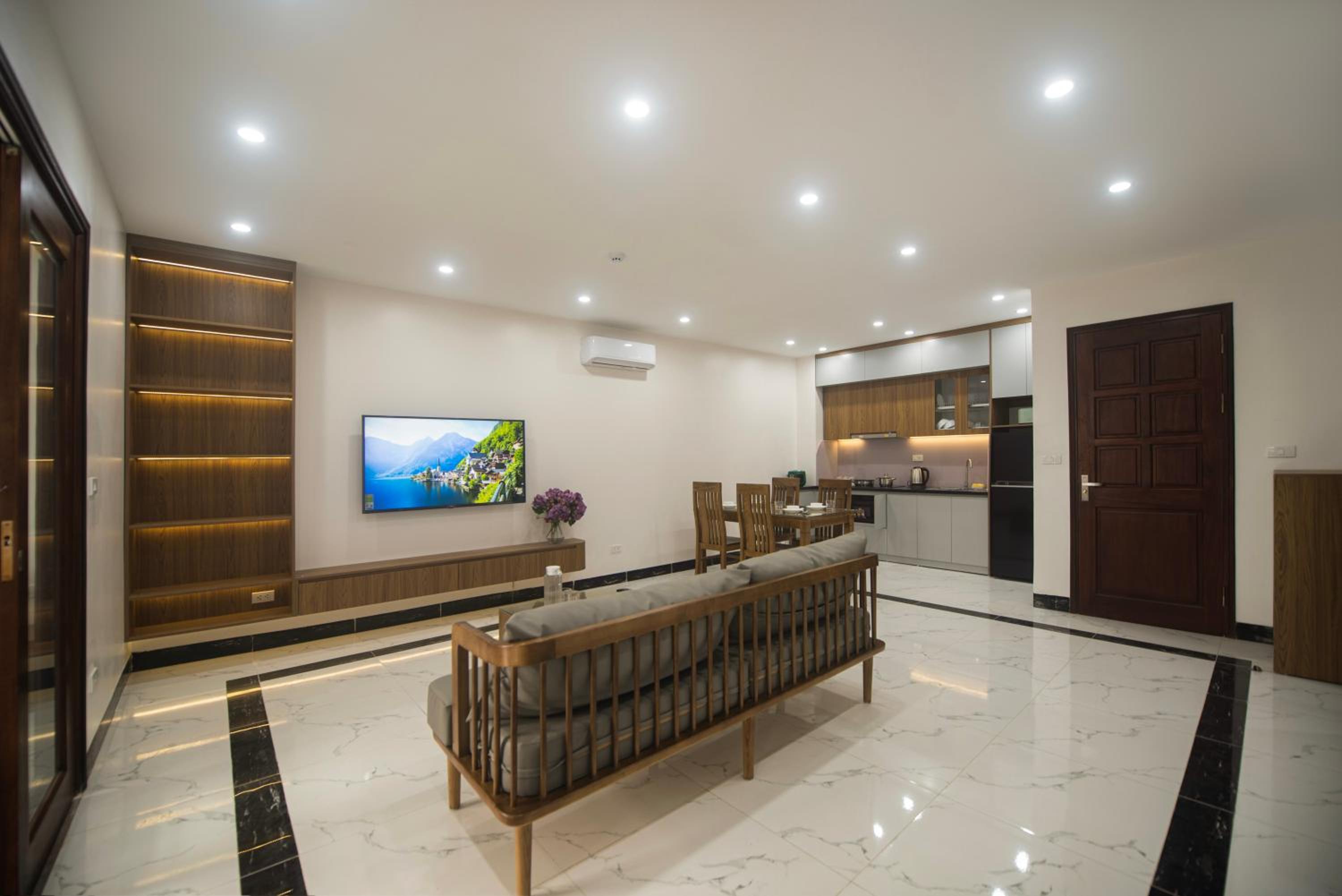 Lily Hometel - Confetti Apartment Nguyễn Công Trứ