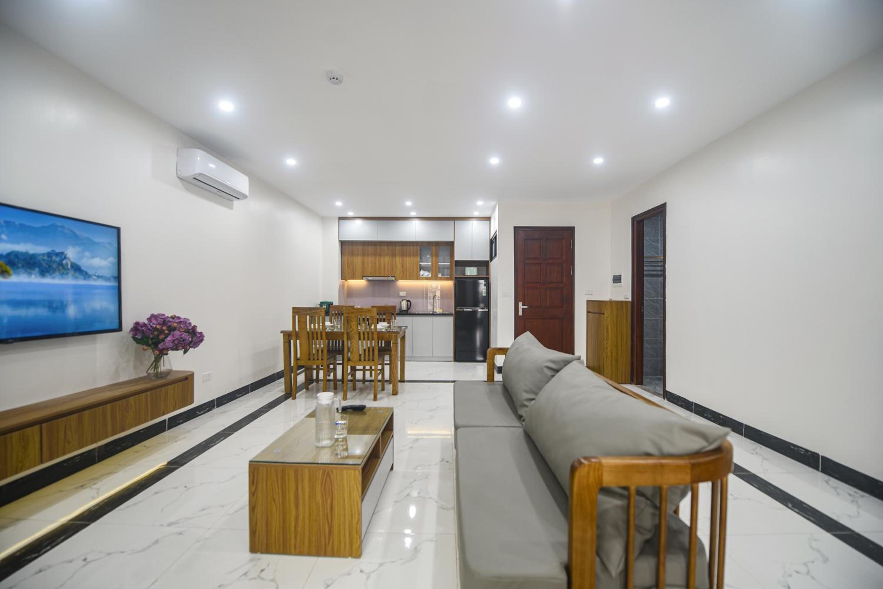 Lily Hometel - Confetti Apartment Nguyễn Công Trứ