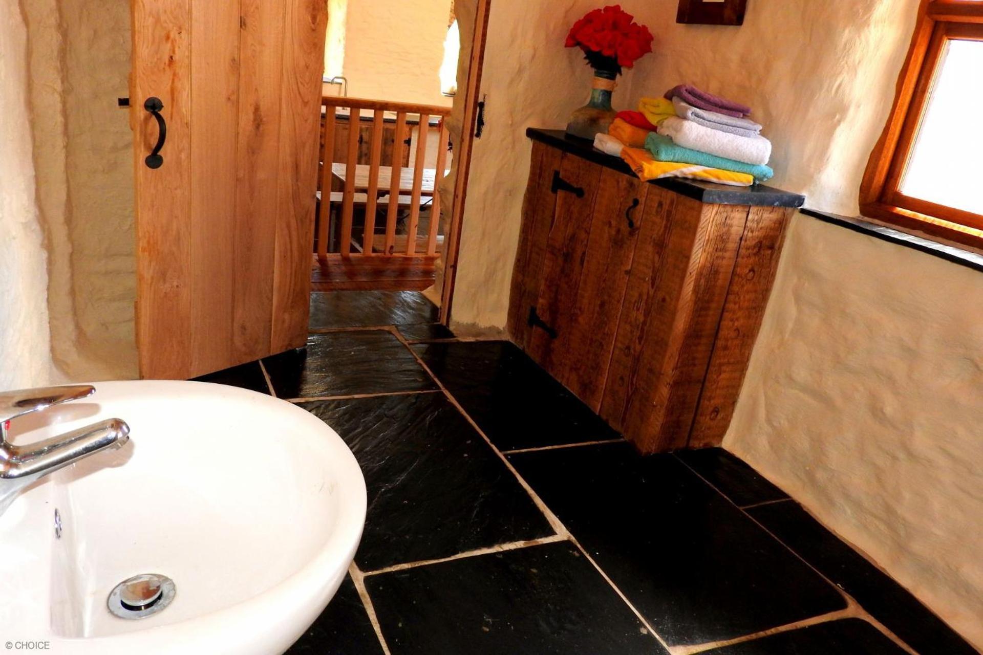 Choice Cottages Sunshine Cottage 2 Bedrooms view 2