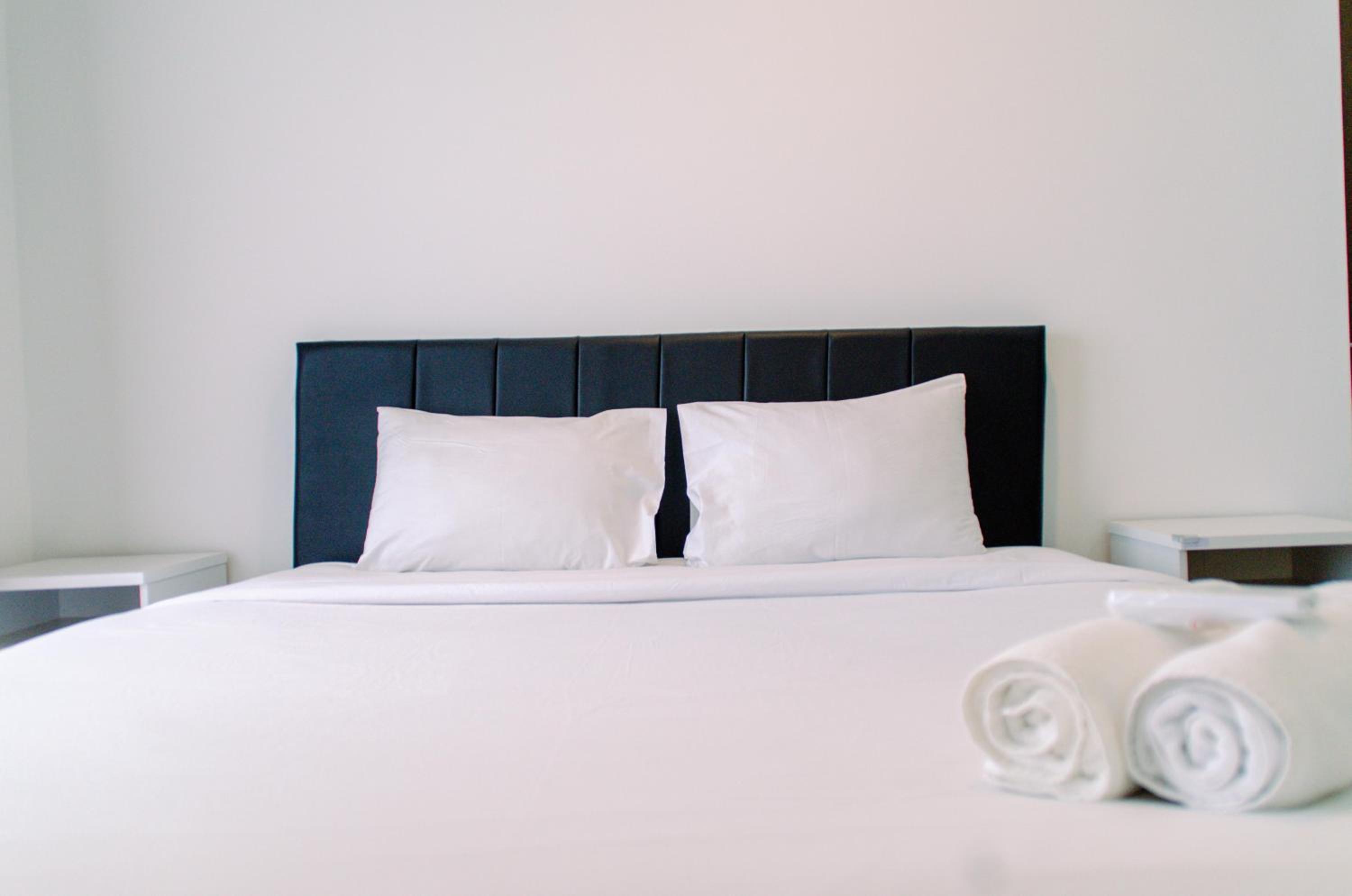 Spacious and Comfort 3BR at M-Town Signature Apartment By Travelio view 4