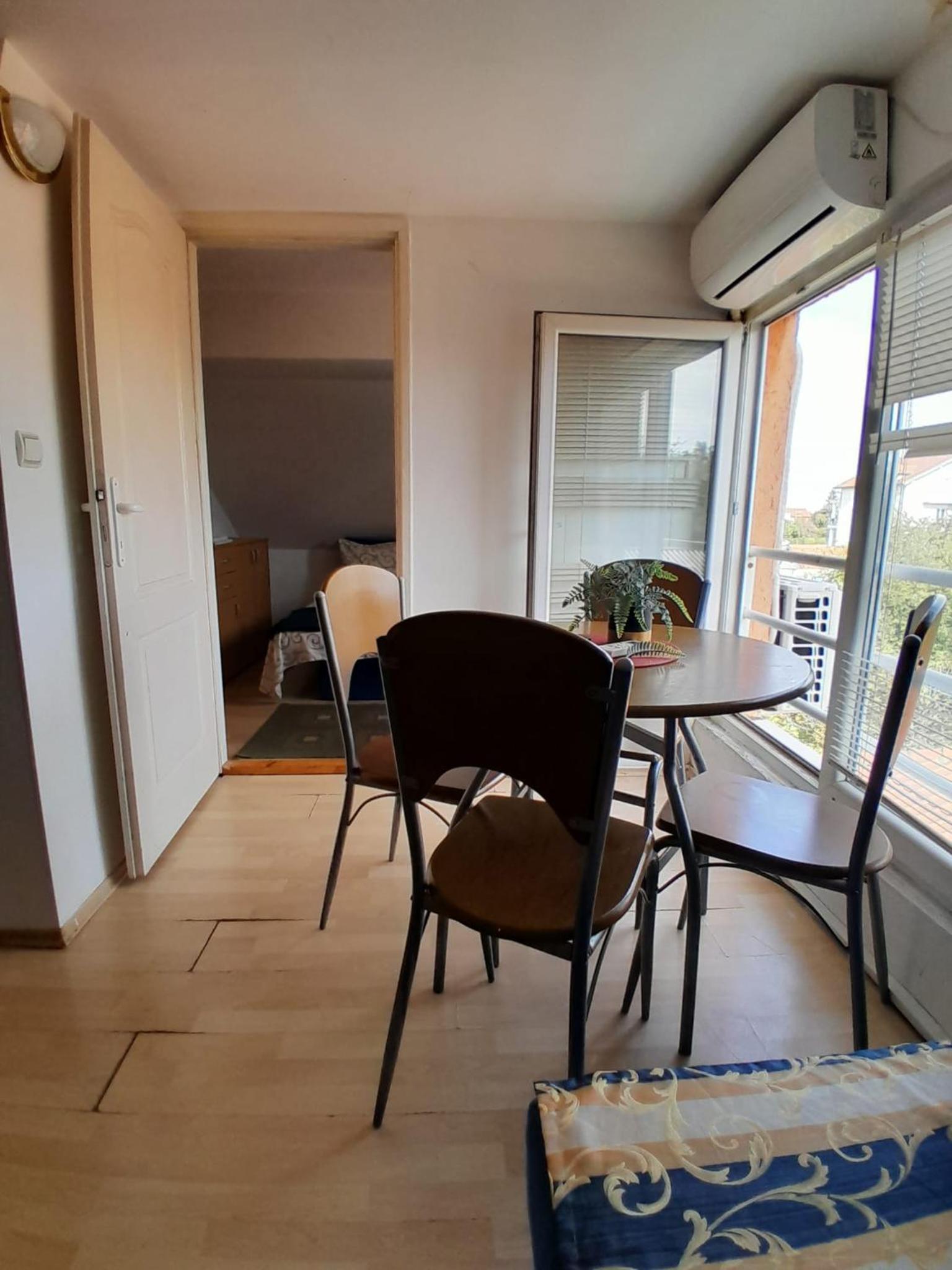 Airport BG Rooms and Apartment view 4