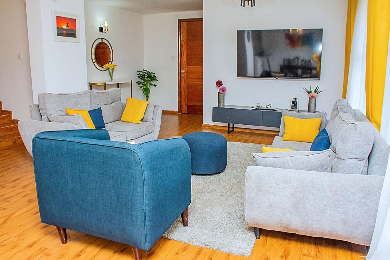 Riverside Luxe Loft view 3