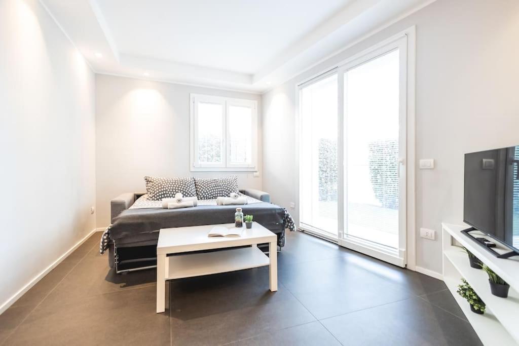 AmazHome - New Roomy Home & Garden photo 3