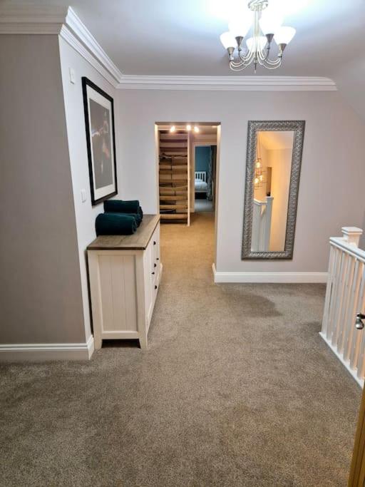Stunning 5 bedroom house on the river Wensum, sleeps 19 view 4