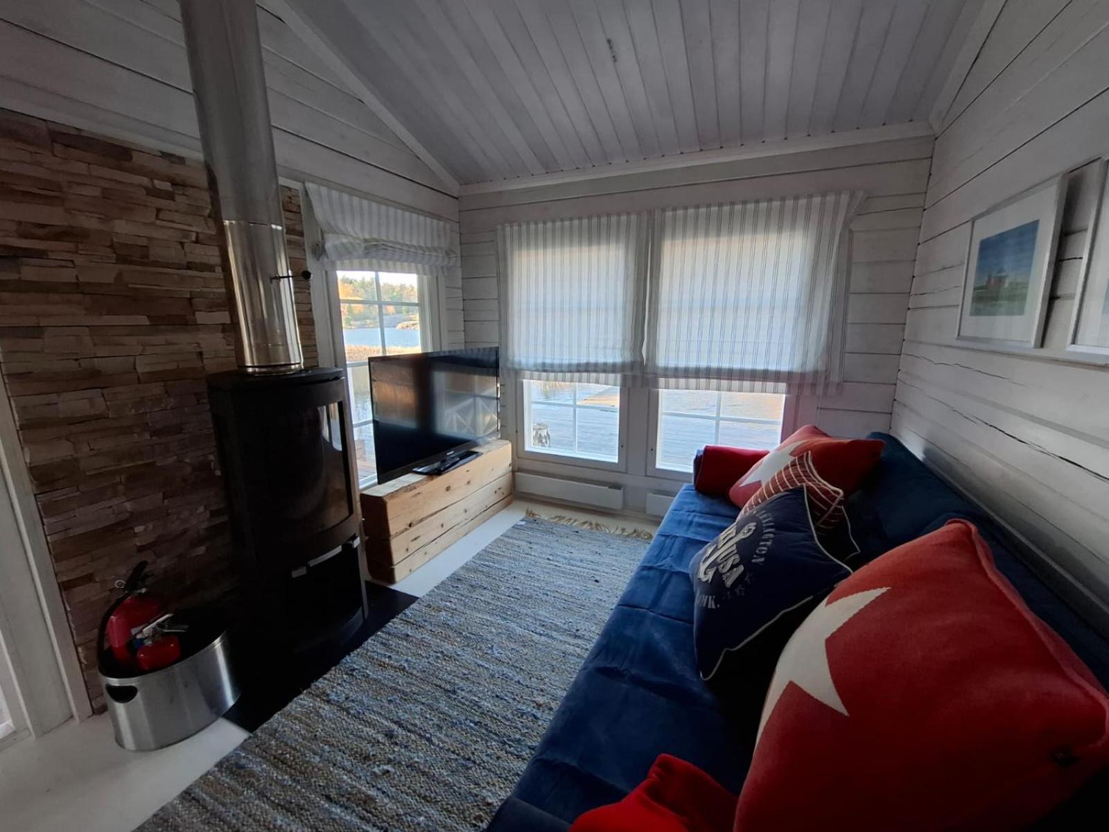 Villa Mats - Private property with seaside sauna view 2