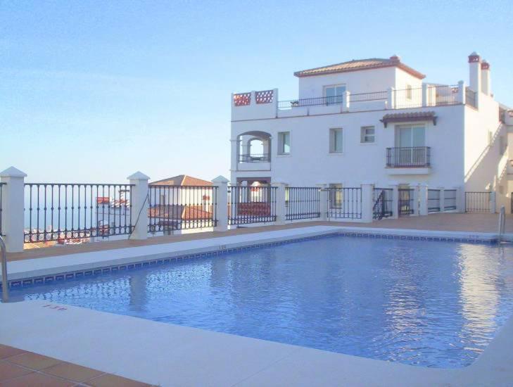 Calahonda-Penthouse Urbanizacion Las Palmeras