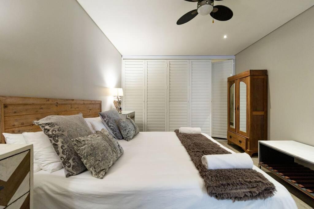 perfectly Located 1 bedroom apartment in the CBD view 2