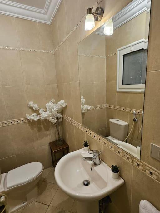 Dreamland Stylish 2BD with a garden and pool access