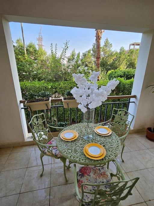 Dreamland Stylish 2BD with a garden and pool access