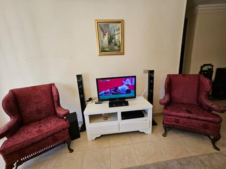 Dreamland Stylish 2BD with a garden and pool access