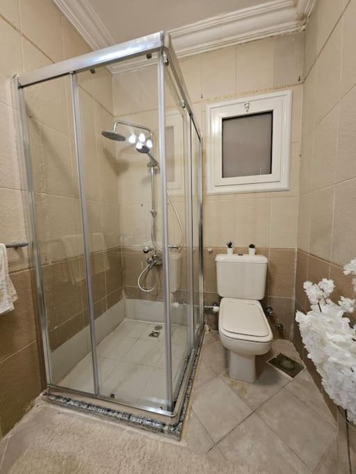Dreamland Stylish 2BD with a garden and pool access