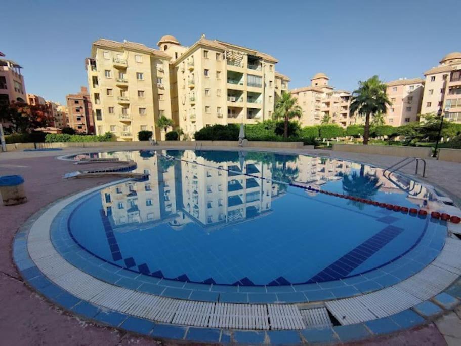 Dreamland Stylish 2BD with a garden and pool access