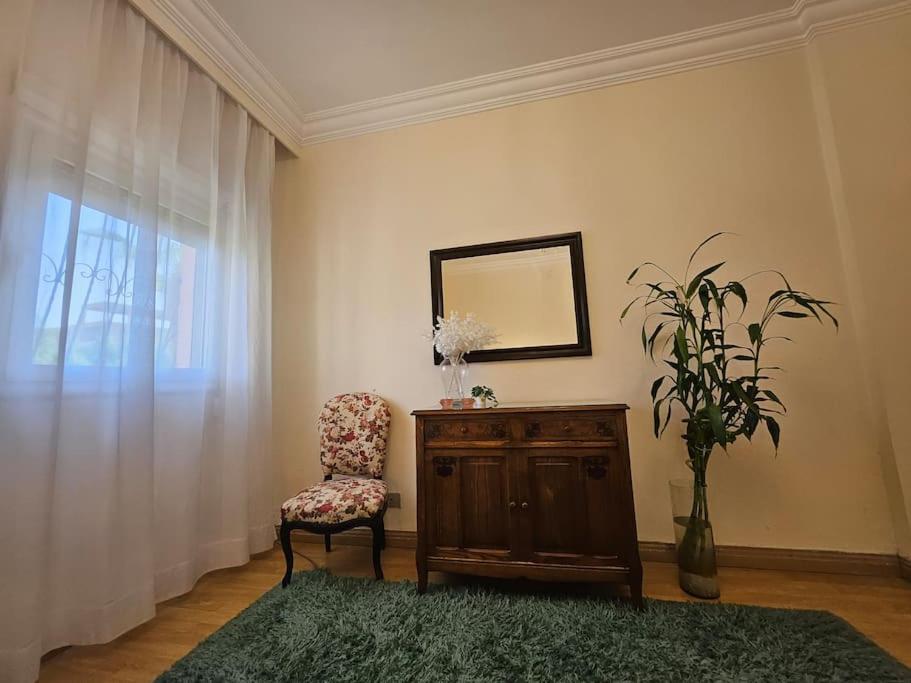 Dreamland Stylish 2BD with a garden and pool access