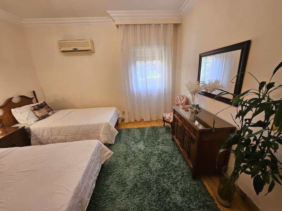 Dreamland Stylish 2BD with a garden and pool access