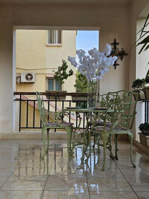 Dreamland Stylish 2BD with a garden and pool access