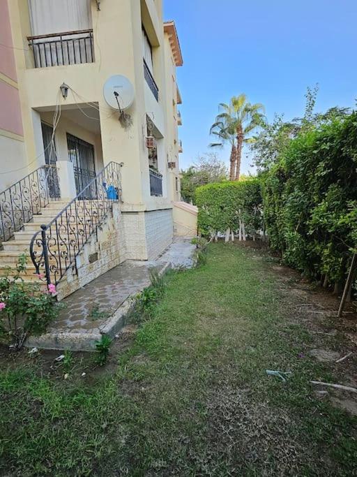 Dreamland Stylish 2BD with a garden and pool access