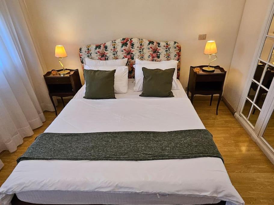 Dreamland Stylish 2BD with a garden and pool access