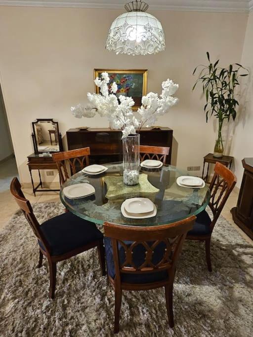 Dreamland Stylish 2BD with a garden and pool access