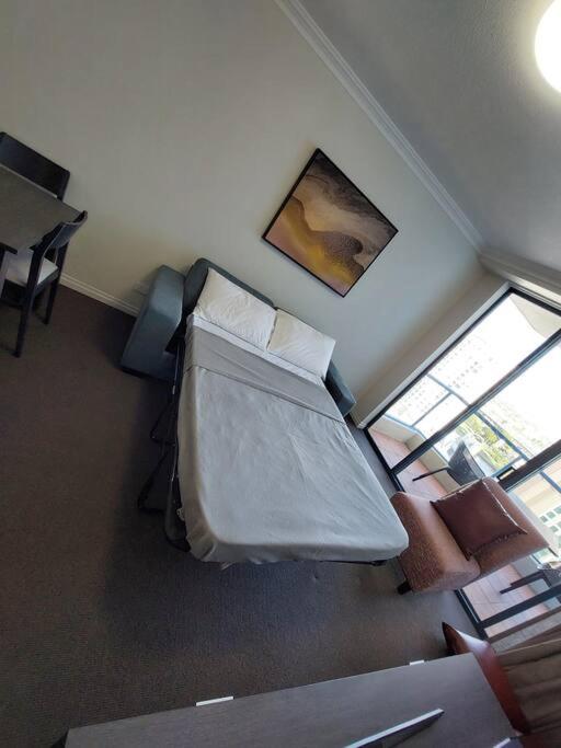 1Bed 1Bath with Story Bridge and River Views, Parking, and Private Balcony M7