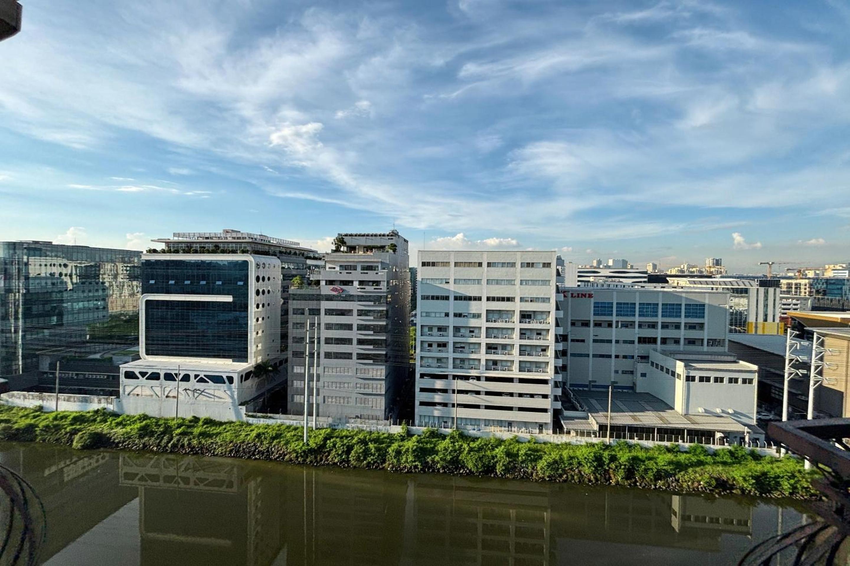 Extremeli Suites