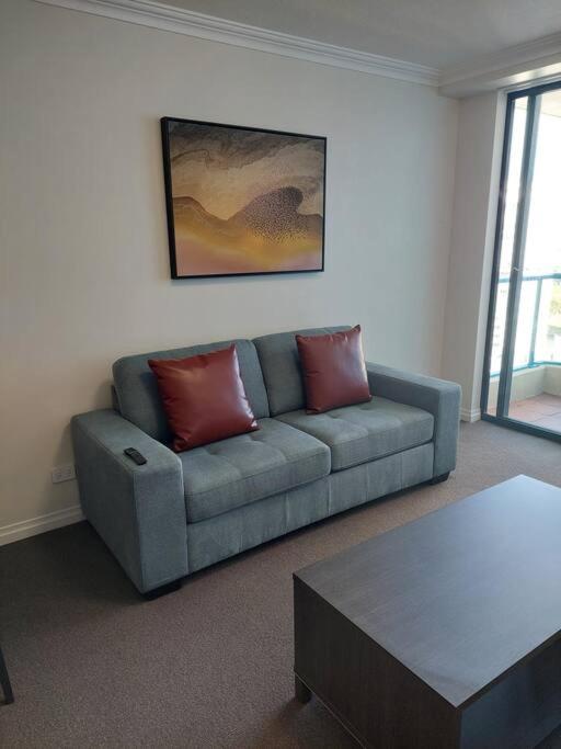 1Bed 1Bath with Story Bridge and River Views, Parking, and Private Balcony M7