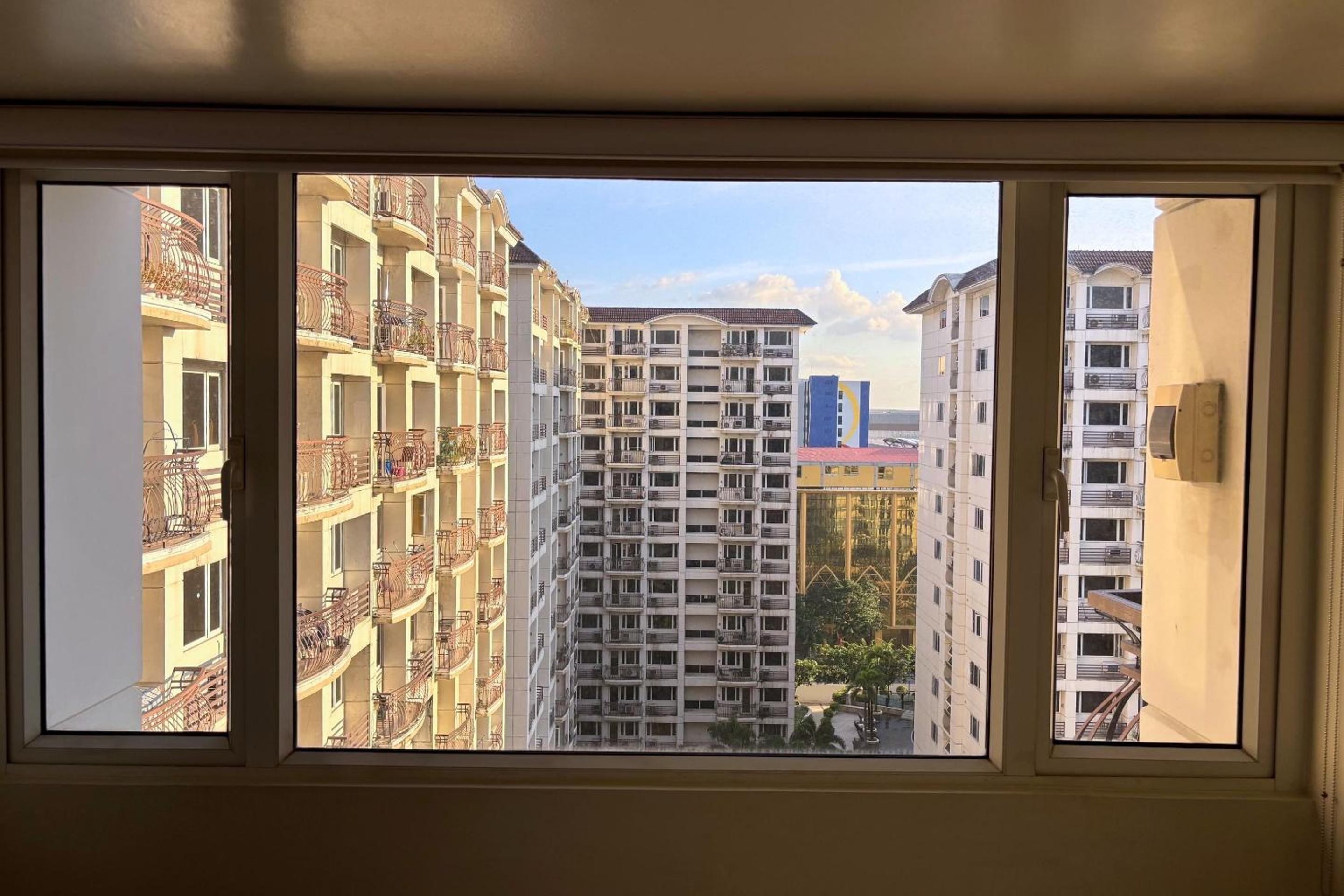 Extremeli Suites