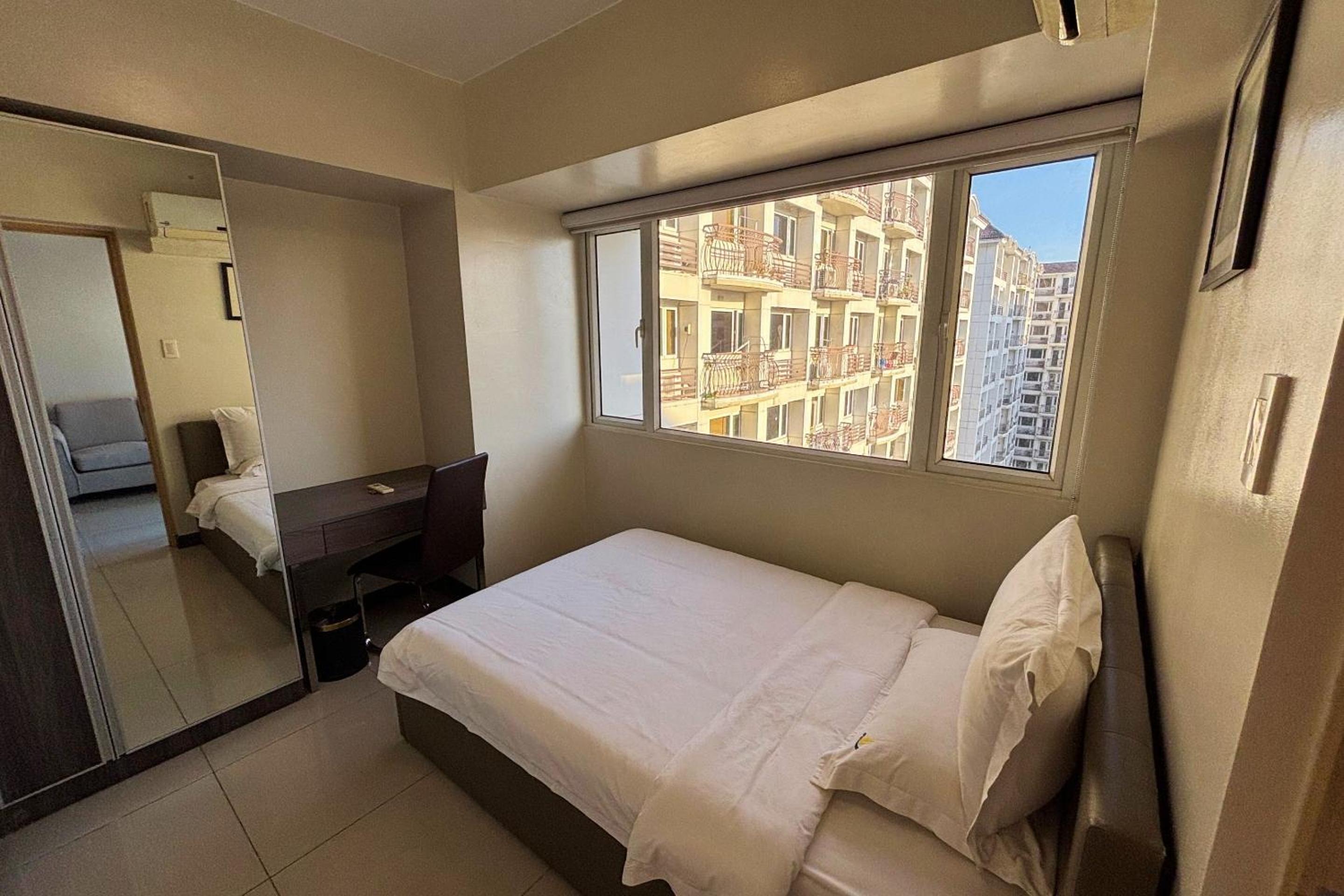 Extremeli Suites