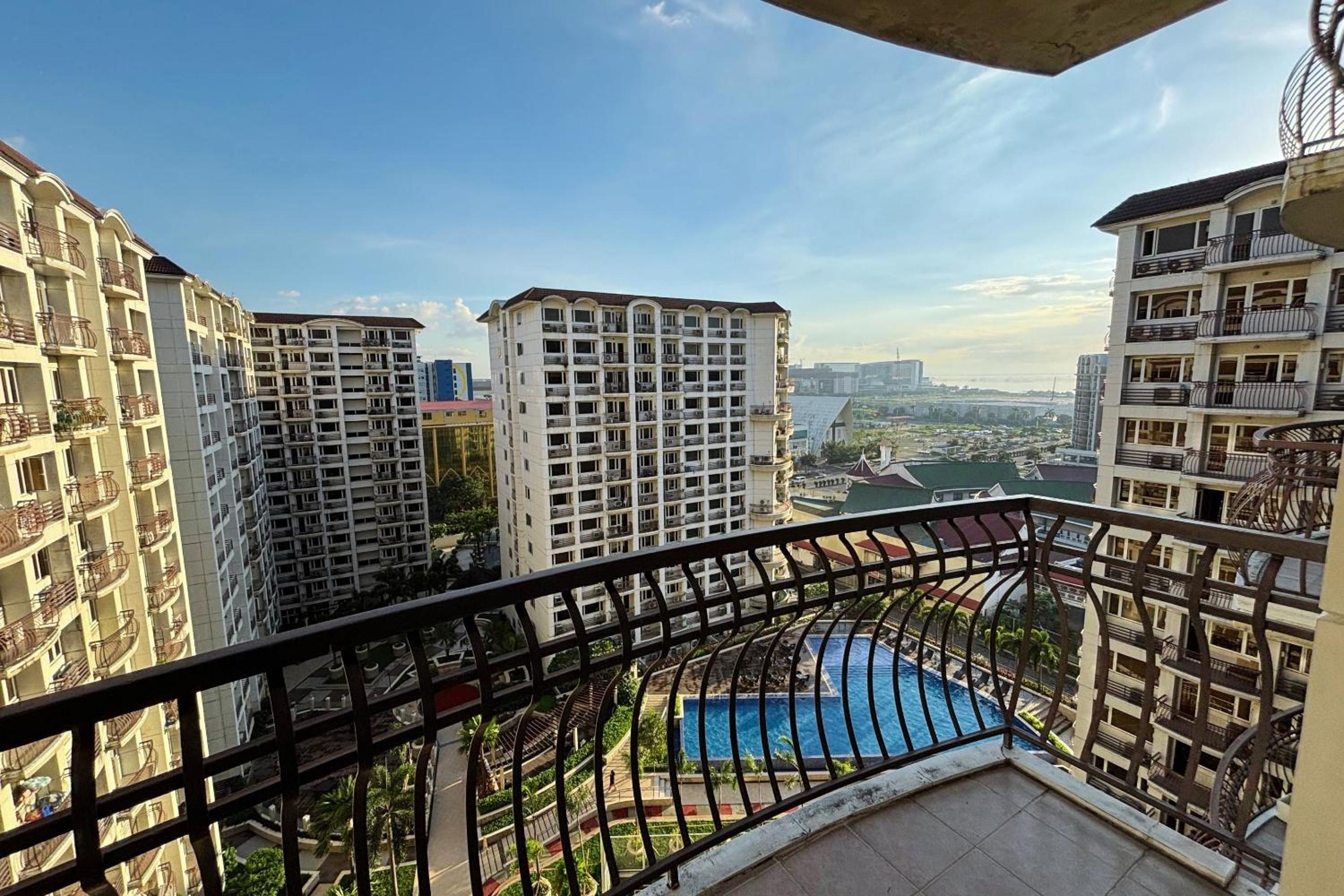 Extremeli Suites