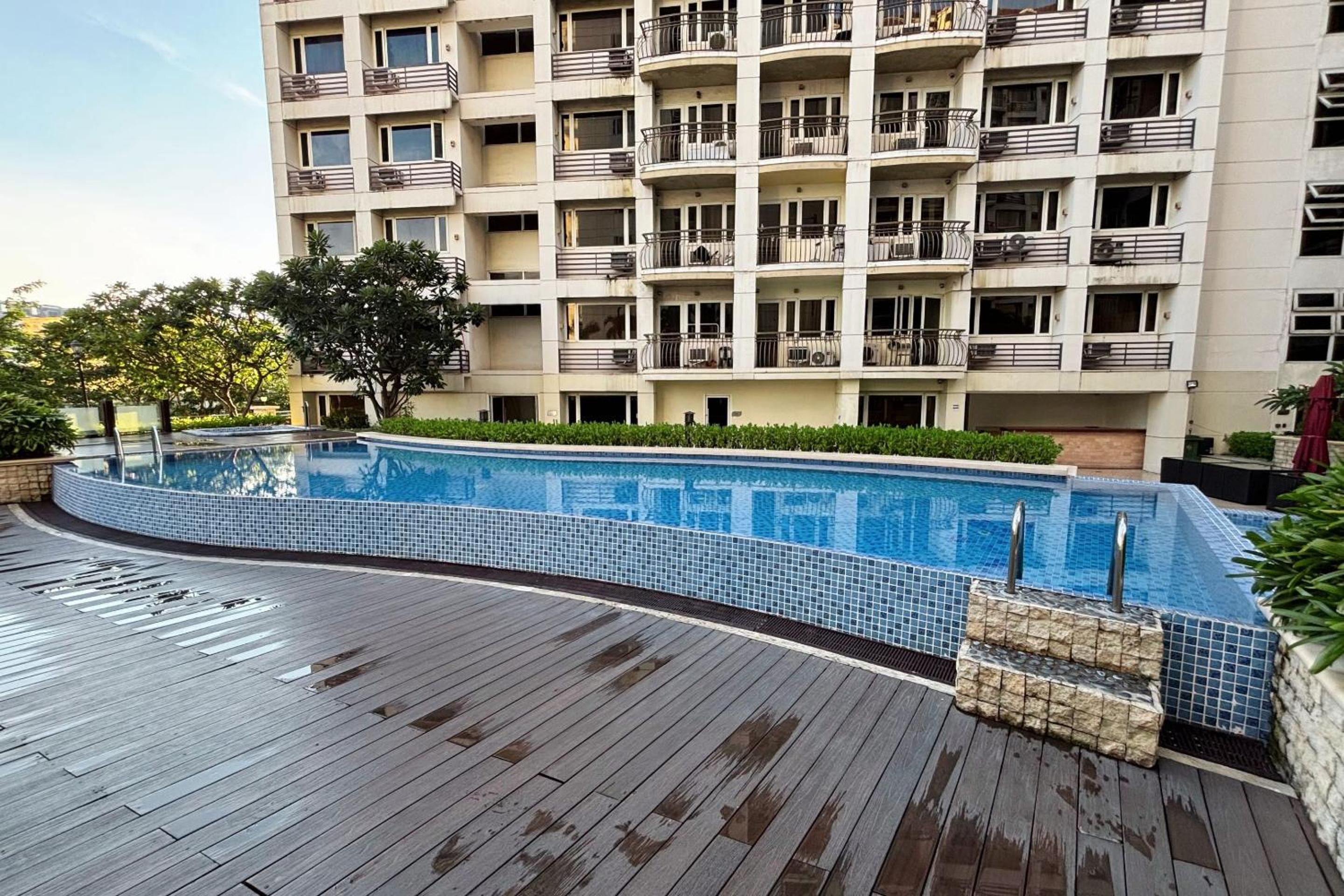 Extremeli Suites