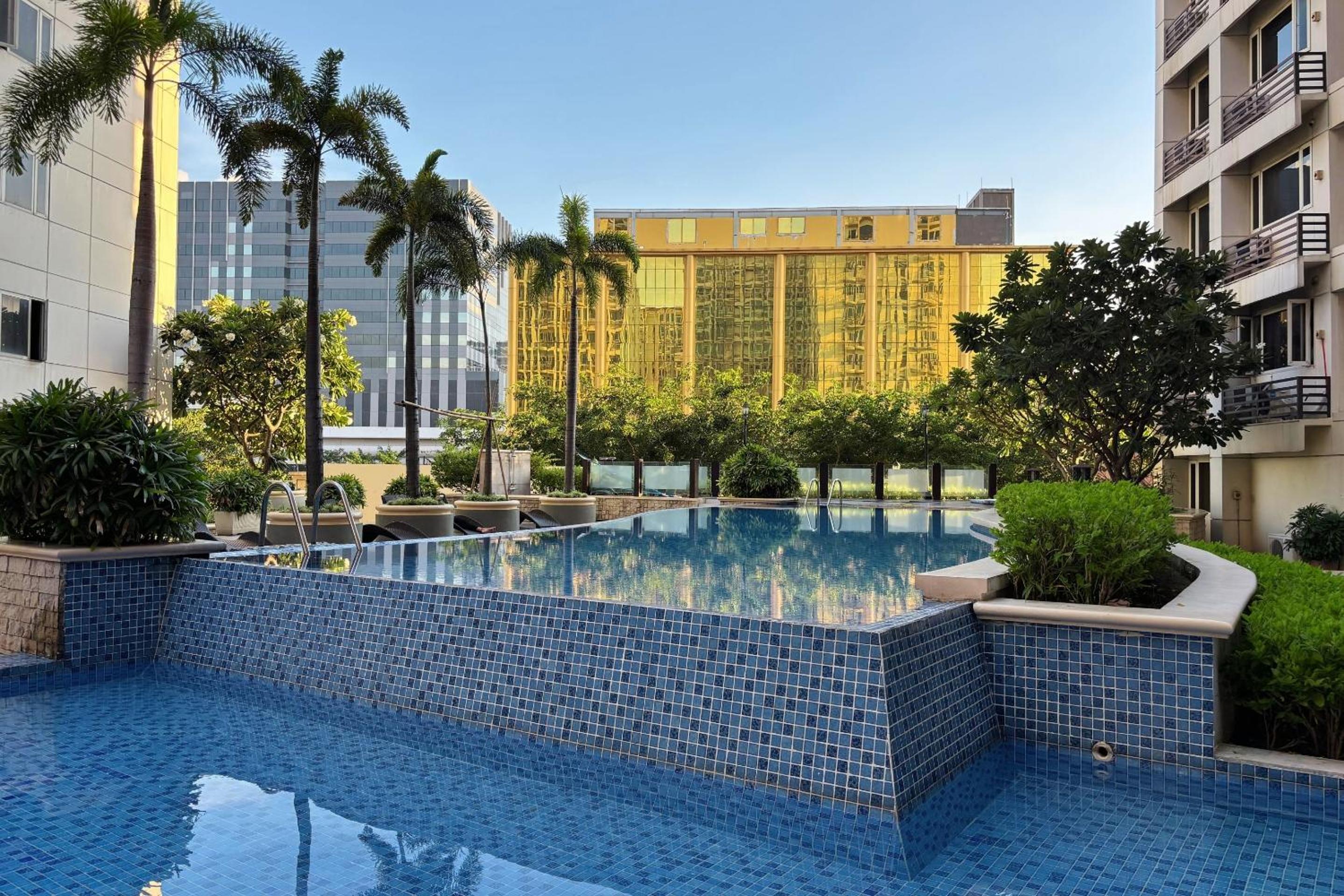 Extremeli Suites