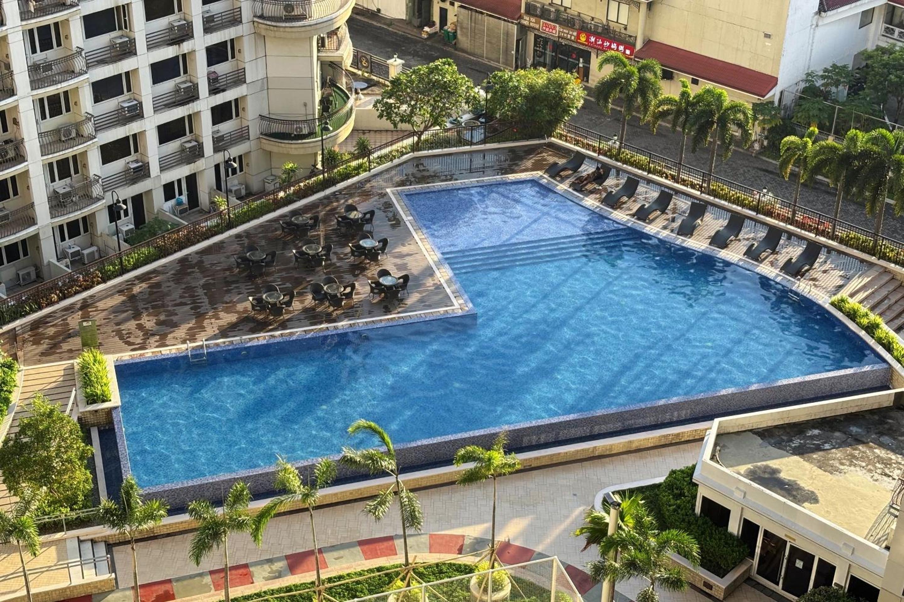 Extremeli Suites