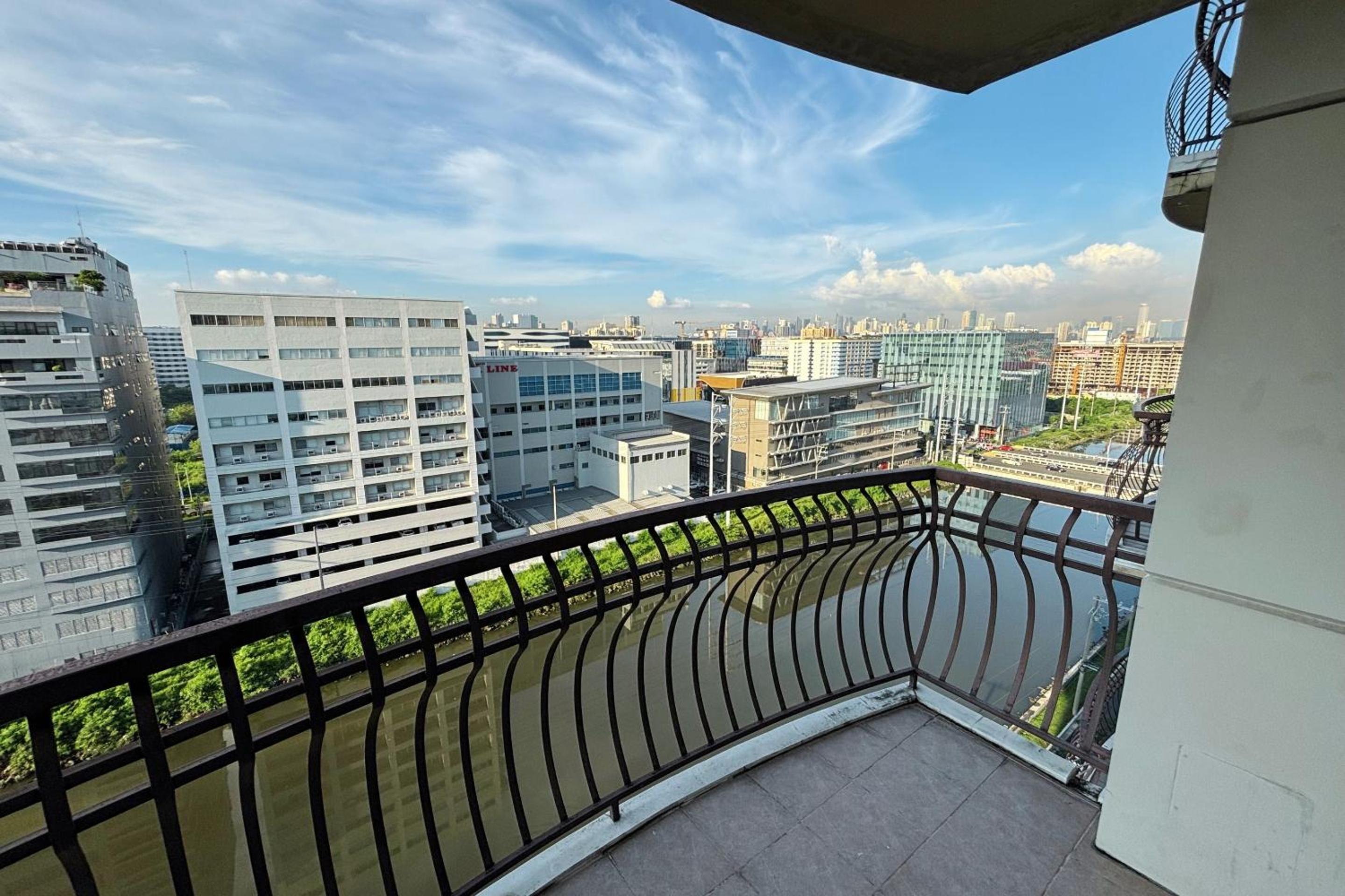 Extremeli Suites