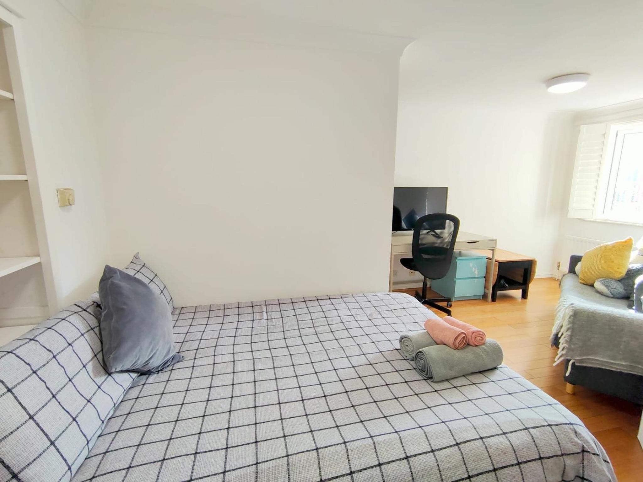 Spacious 3-Bed Cosy Flat in Westminster