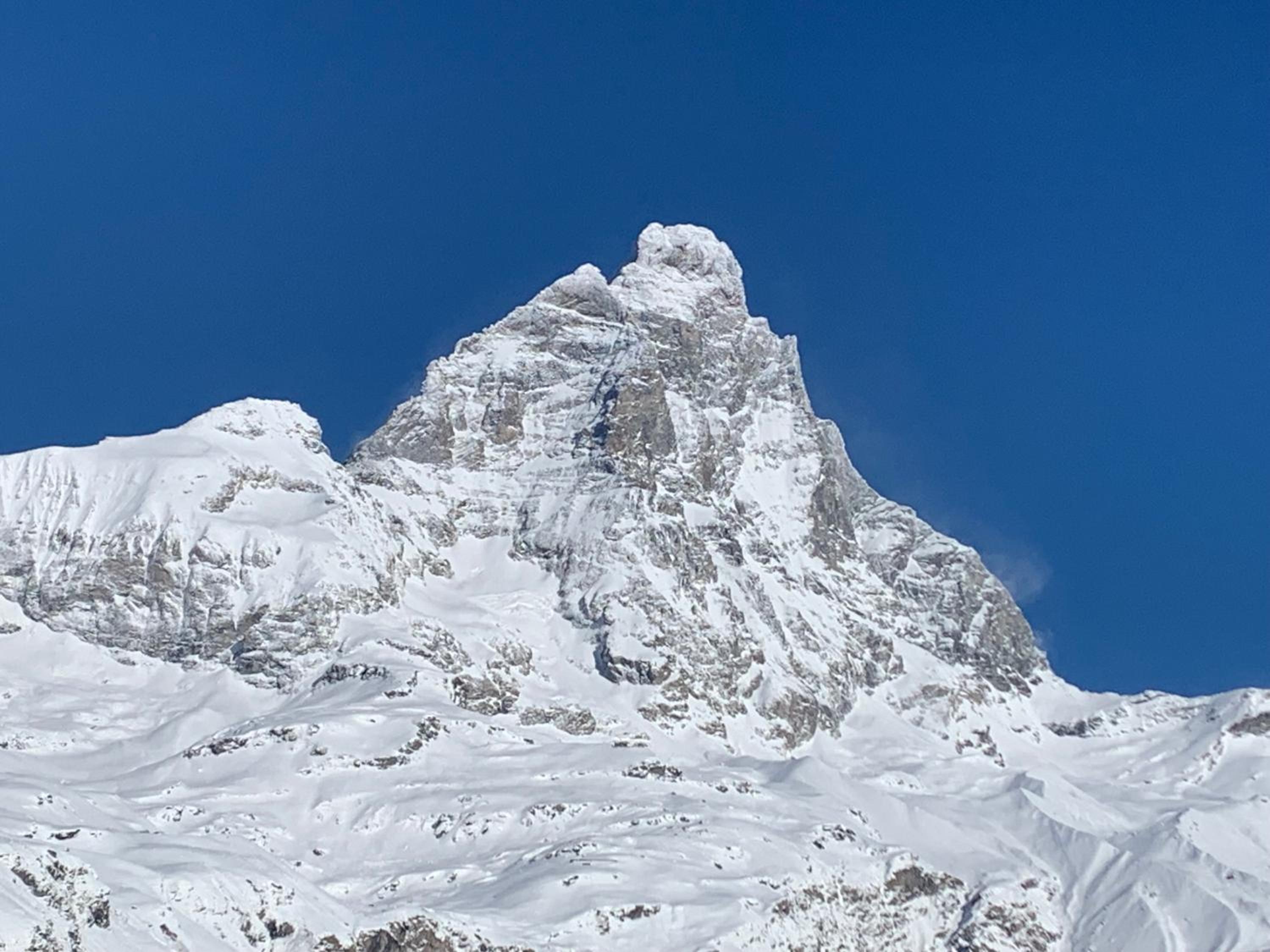 White Star Cervinia - Stunning Matterhorn View with Terrace and Private Parking