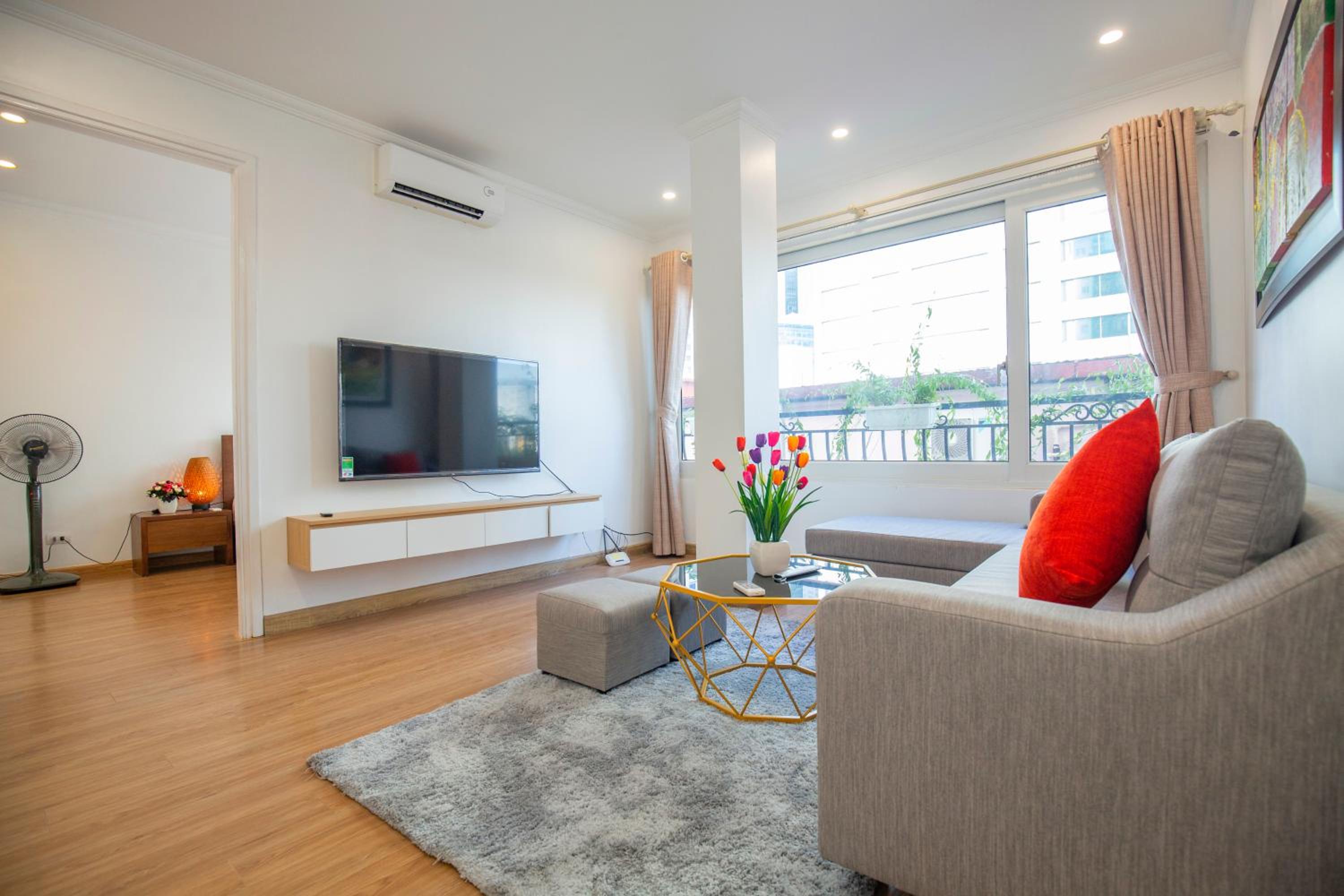 Sumitomo Tower-1 Bed Apartment & Hotel