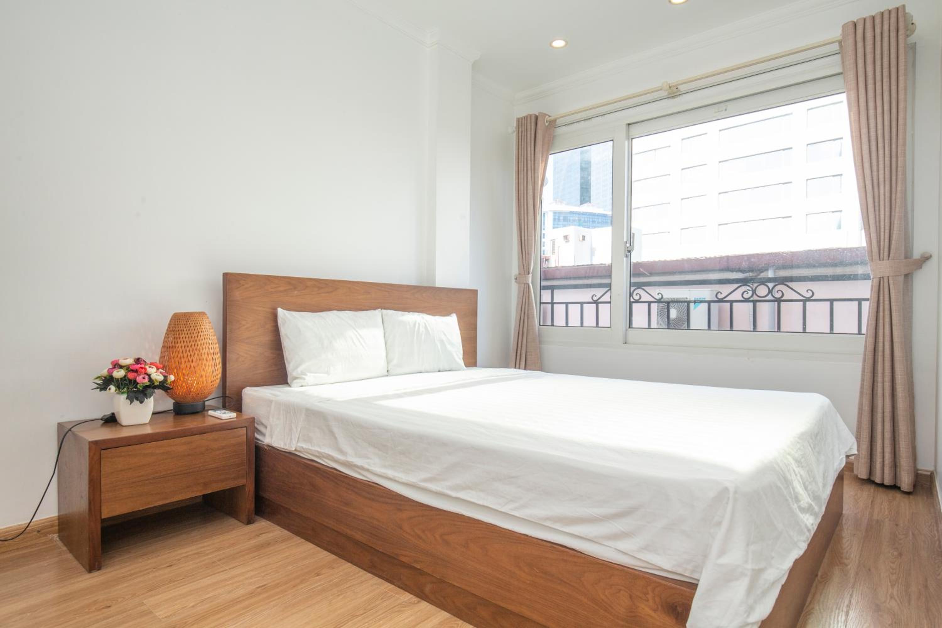 Sumitomo Tower-1 Bed Apartment & Hotel