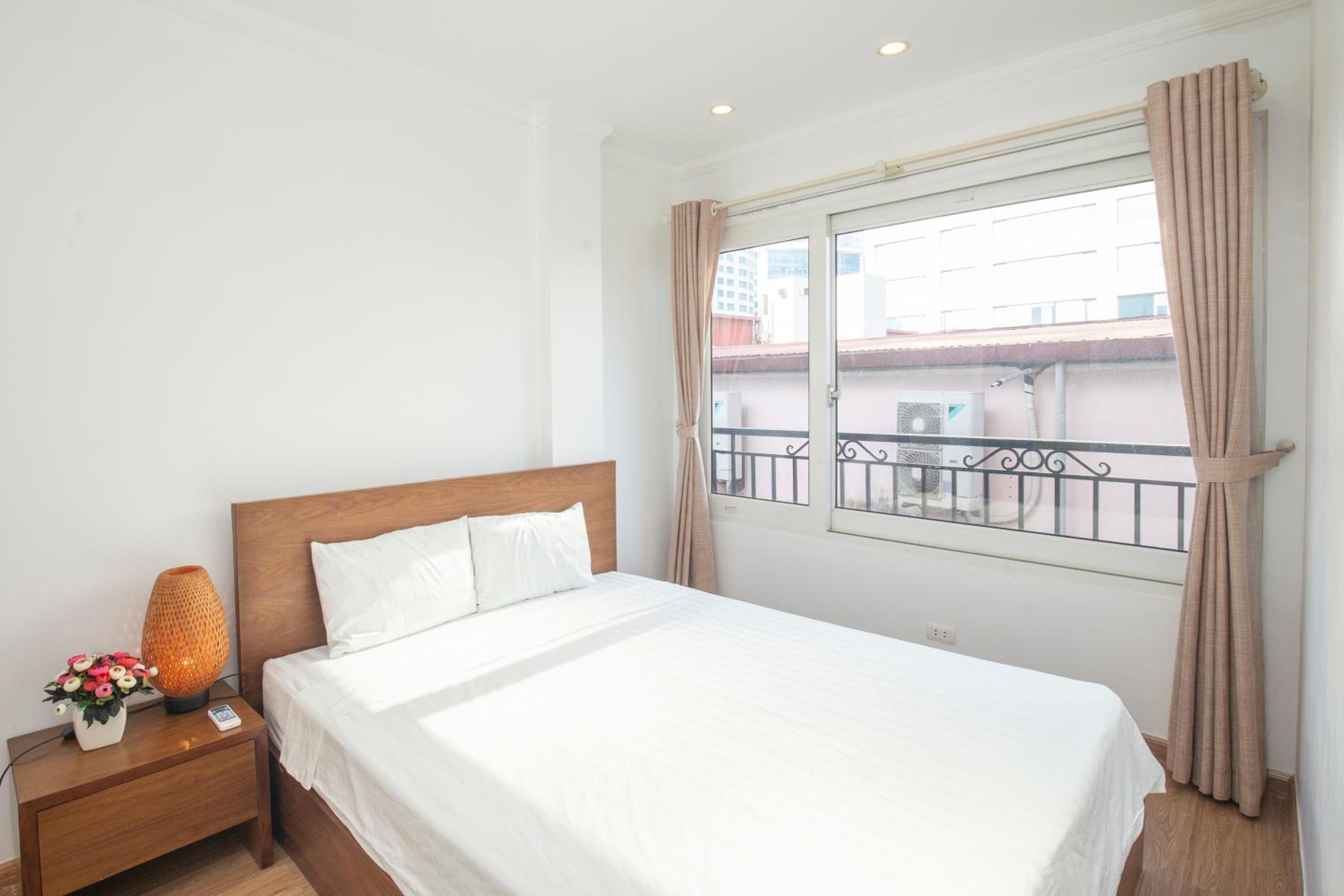 Sumitomo Tower-1 Bed Apartment & Hotel
